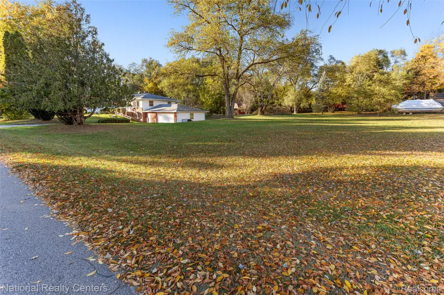 000 Shorecrest Court, Green Oak, MI 48178 - Image #2