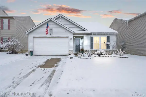 8564 Fox River Drive, Fowlerville, MI 48836