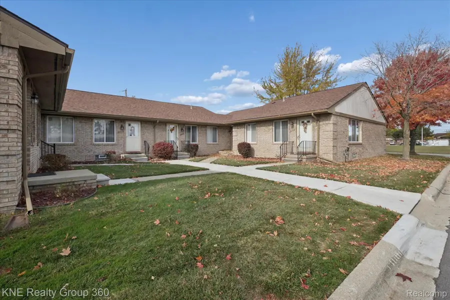 26943 Villa Calabrese Road, Warren, MI 48091 - Image #2