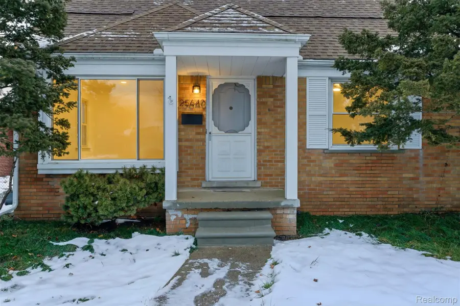 25640 W Hills Drive, Dearborn Heights, MI 48125 - Image #2