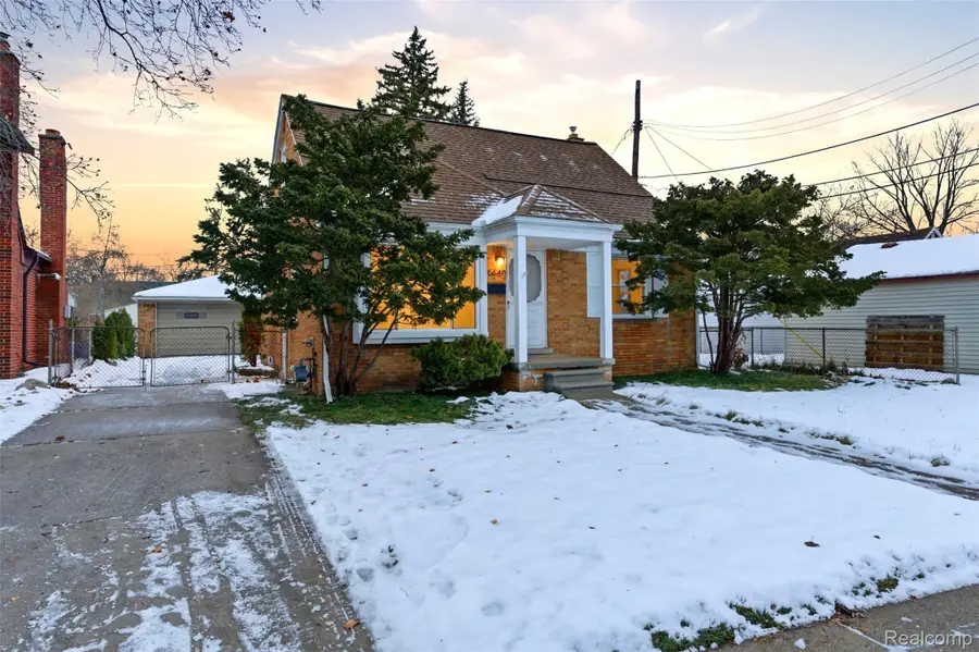 25640 W Hills Drive, Dearborn Heights, MI 48125 - Image #3