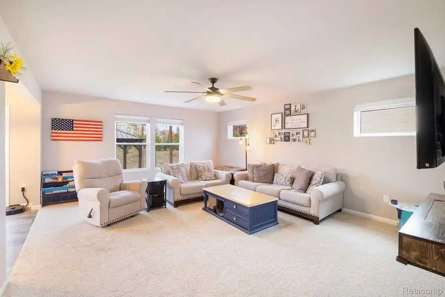 7044 Wildflower Court, Grand Blanc Charter Township, MI 48439 - Image #2