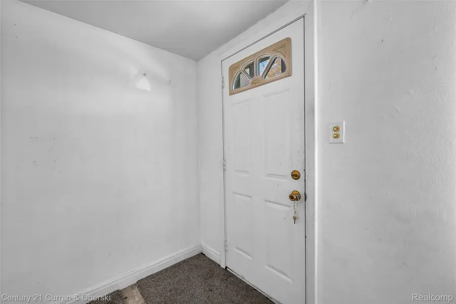 6627 Mayburn Street, Dearborn Heights, MI 48127 - Image #2