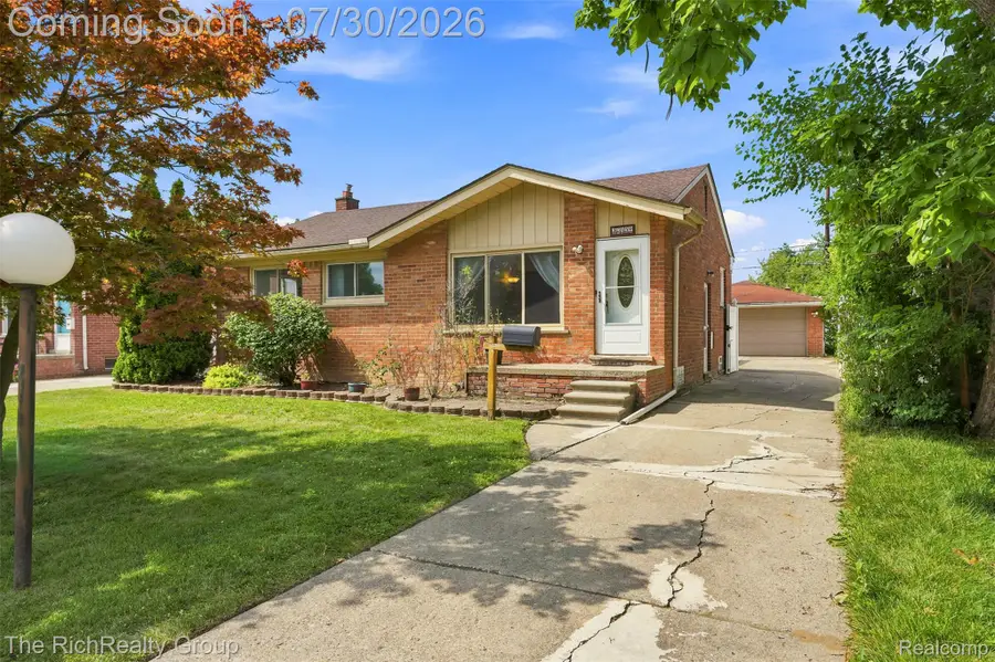 32150 Grandview Avenue N, Westland, MI 48186 - #2