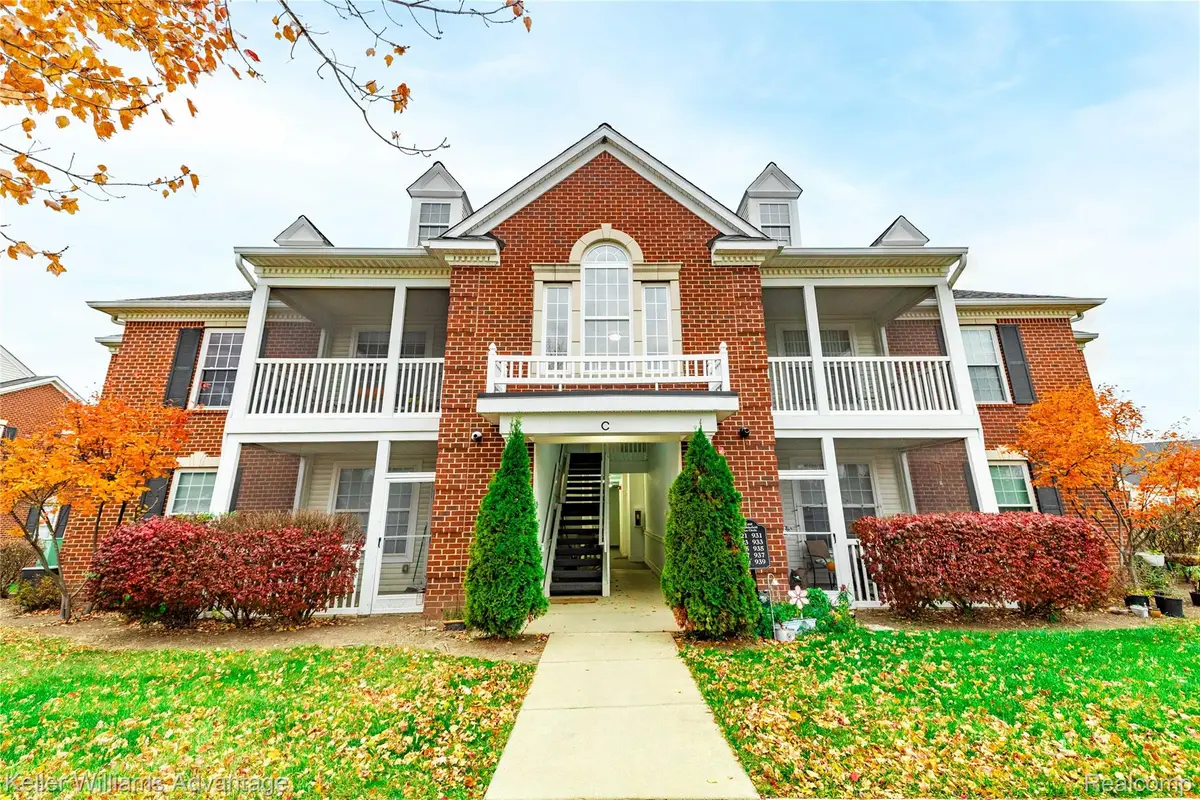 921 E Summerfield Glen Circle, Scio Township, MI 48103 - Image #1