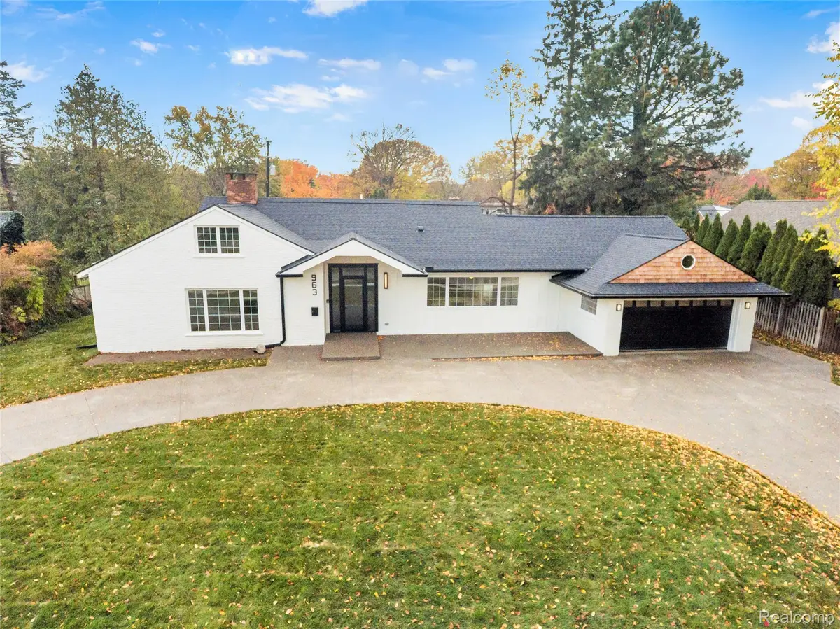 963 Lochmoor Boulevard, Grosse Pointe Woods, MI 48236 - Image #1