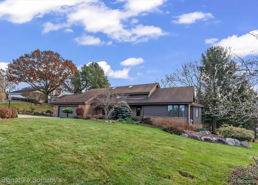 6571 Deer Ridge Drive, Clarkston, MI 48348 - Image #2