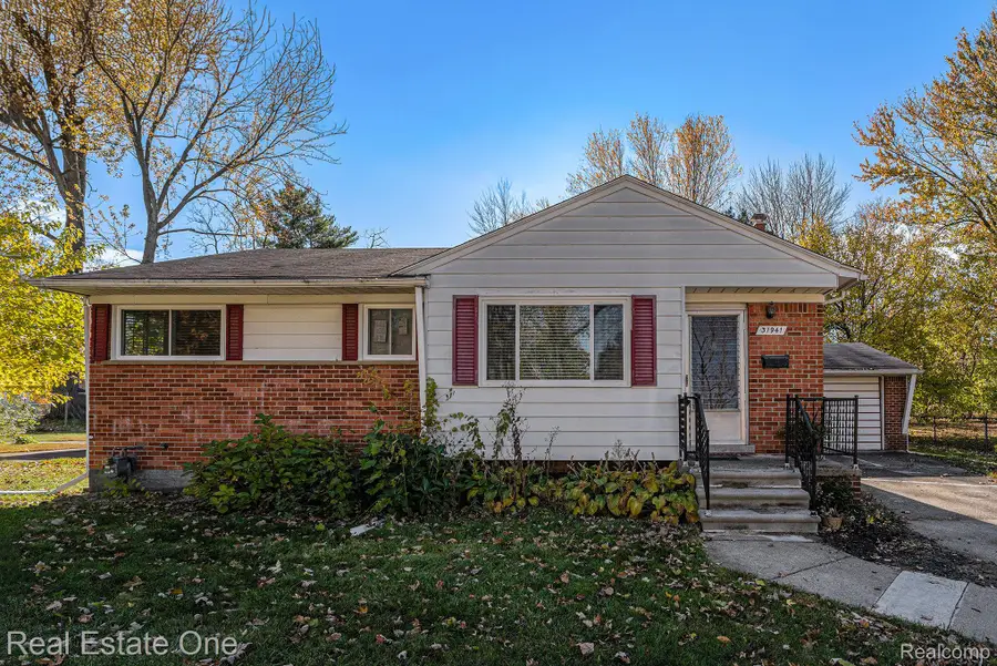 31941 Kathryn Street, Garden City, MI 48135 - Image #2