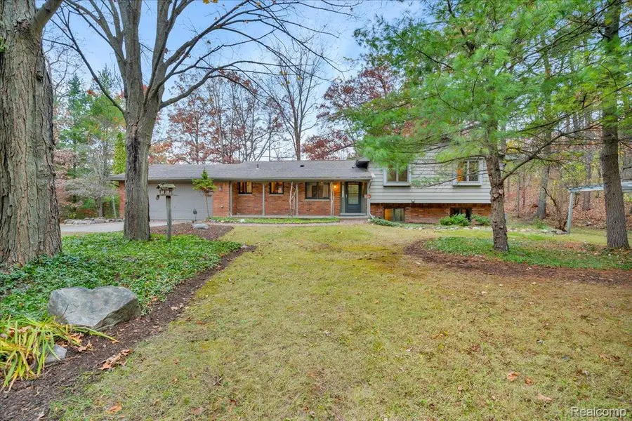 75 Ridgemont Road, Oxford, MI 48370 - Image #2