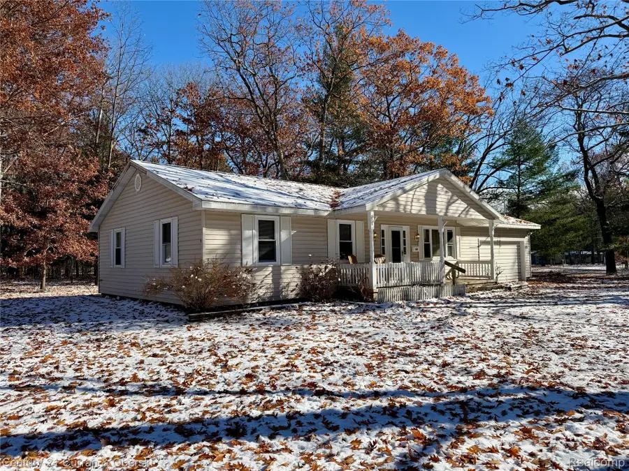 105 Northern Oaks Drive, Markey, MI 48629 - Image #2