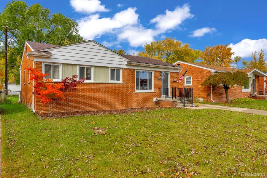 28925 Boston Street, Saint Clair Shores, MI 48081 - Image #3