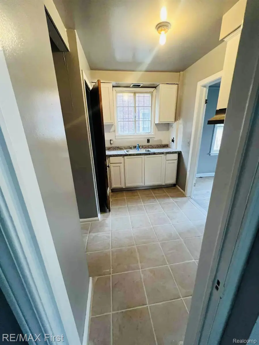 8850 Farmbrook Street, Detroit, MI 48224 - Image #3