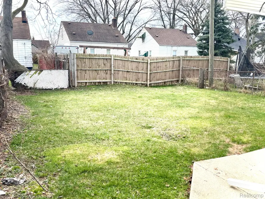 557 White Avenue, Lincoln Park, MI 48146 - Image #3