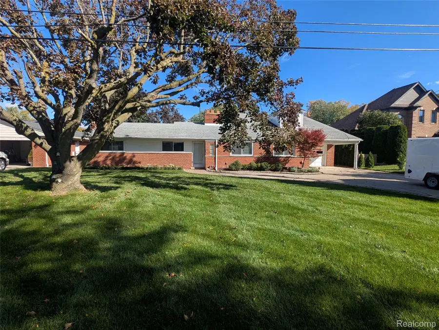 41432 Windmill Street, Harrison Charter Township, MI 48045 - Image #2