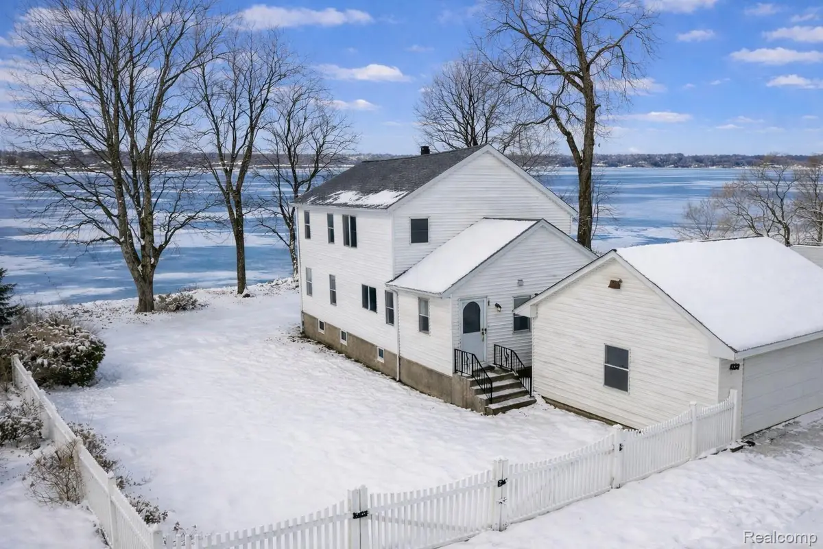 4333 Hunters Drive, Highland, MI 48356 - Image #1