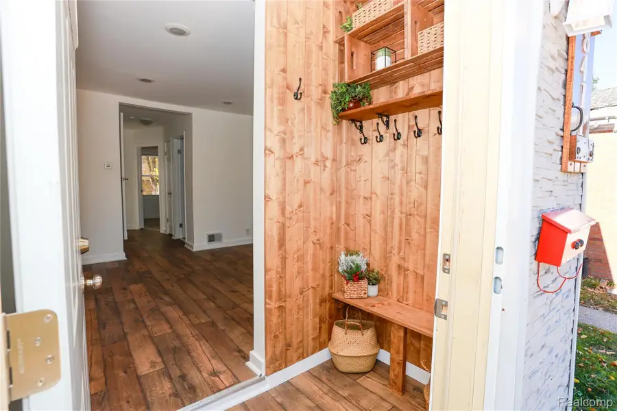 8411 Plainview Avenue, Detroit, MI 48228 - Image #2