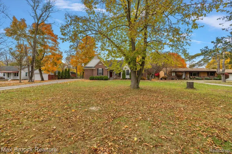 23451 Sans Souci Street, Farmington Hills, MI 48336 - Image #2