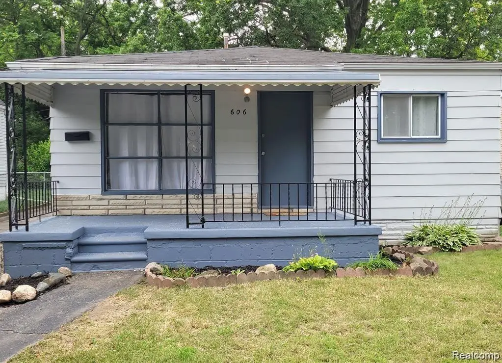 606 E Milton Avenue, Hazel Park, MI 48030 - Image #1