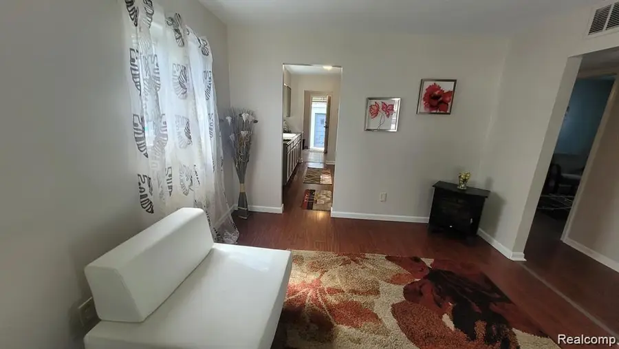 606 E Milton Avenue, Hazel Park, MI 48030 - Image #3