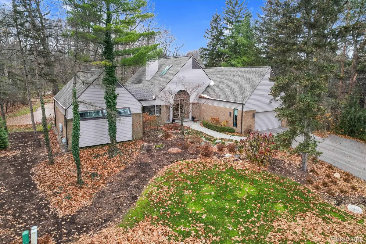 4766 Overton Cove, Bloomfield, MI 48302 - Image #1