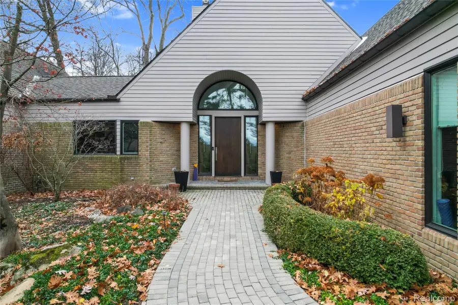 4766 Overton Cove, Bloomfield, MI 48302 - Image #3