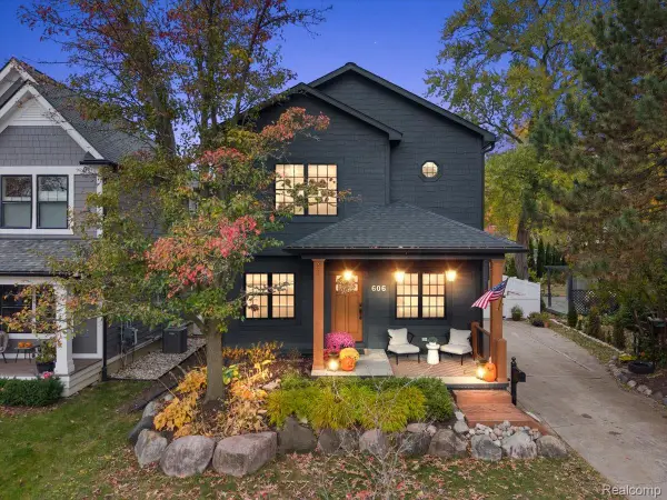 606 Golf Avenue, RoyalOak, MI 48073