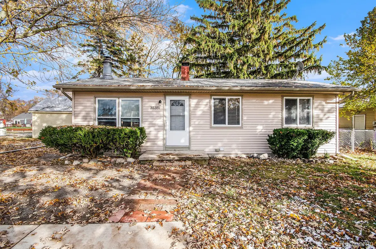 35381 Dern Drive, Brownstown, MI 48173 - Image #1