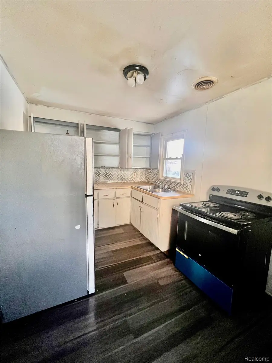 8034 Elm Street, Taylor, MI 48180 - Image #2