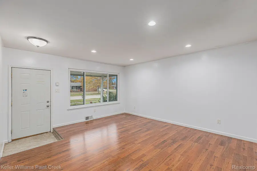 30459 Warner Avenue, Warren, MI 48092 - Image #3