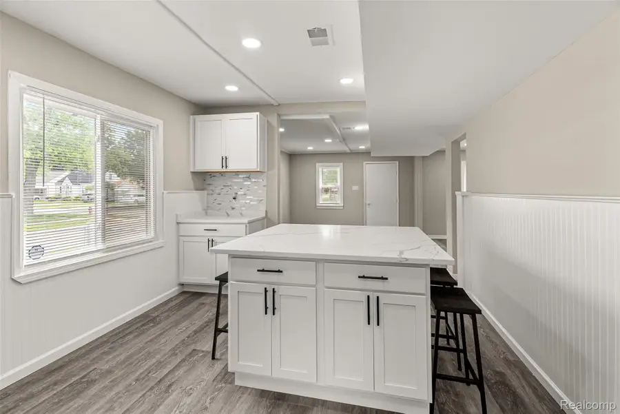 8329 Lenore Street, Dearborn Heights, MI 48127 - Image #3