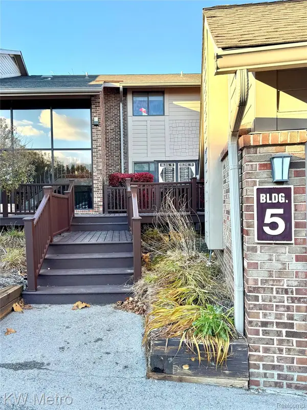 11773 Sycamore Drive #25, Plymouth, MI 48170