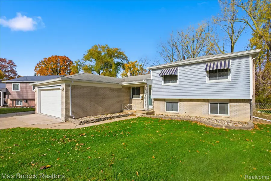 8759 Calvert Drive, Sterling Heights, MI 48312 - Image #2