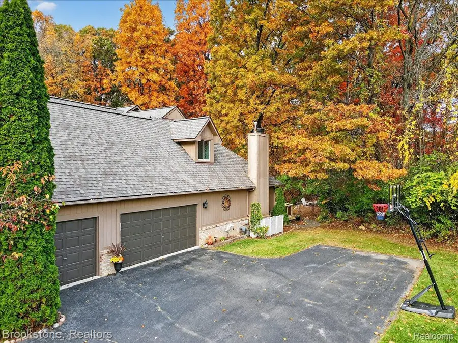 9748 Forest Ridge Drive, Clarkston, MI 48348 - Image #3