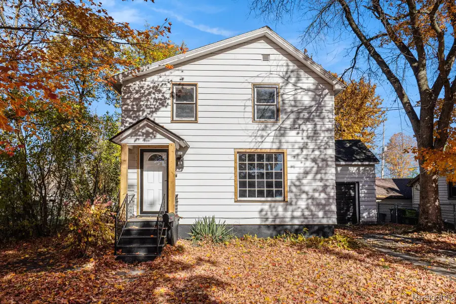 407 E Elizabeth Street, Fenton, MI 48430 - Image #2