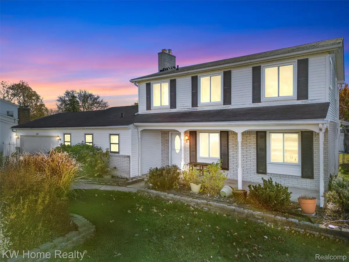 28931 W 11 Mile Road, Farmington Hills, MI 48336 - Image #1