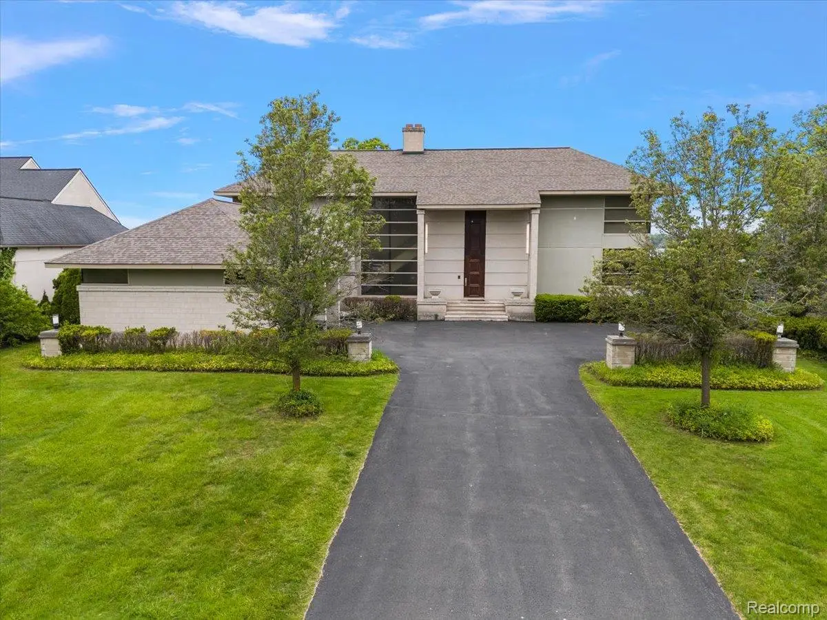 3468 Pine Estates Drive, West Bloomfield, MI 48323 - Image #1