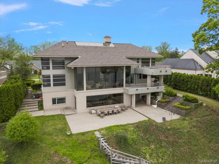 3468 Pine Estates Drive, West Bloomfield, MI 48323 - Image #2