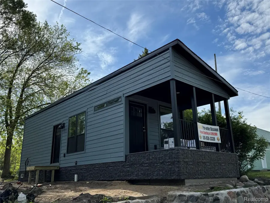 27 Sunset Lane, Fenton, MI 48430 - Image #2