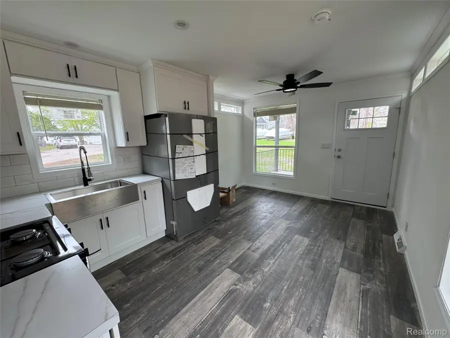 27 Sunset Lane, Fenton, MI 48430 - Image #3