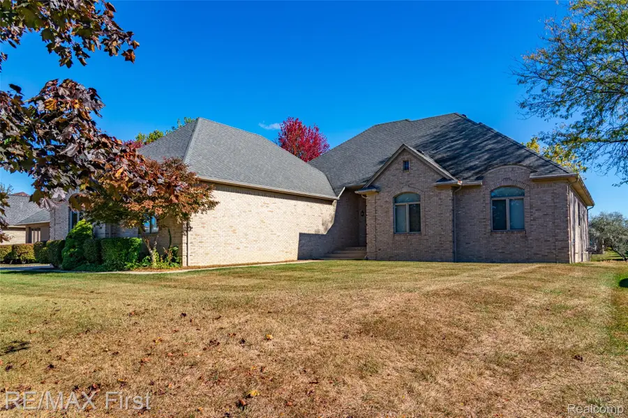 47368 Dove Court, Shelby Charter Township, MI 48315 - Image #3