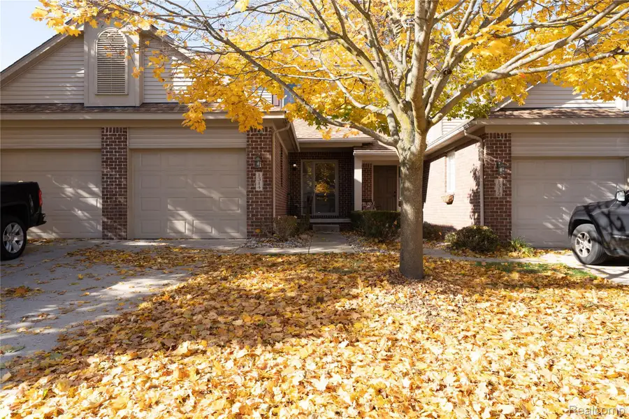 1314 Lilac Lane, Waterford, MI 48327 - Image #2