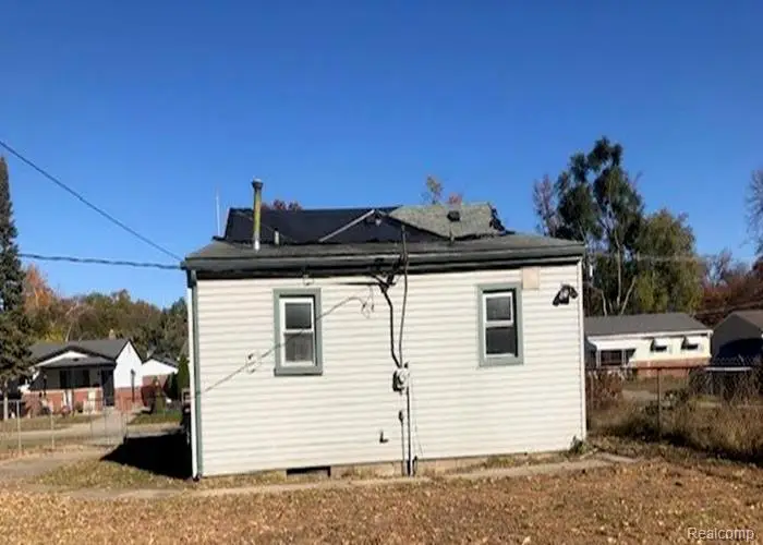 34839 Glover Street, Wayne, MI 48184 - Image #2