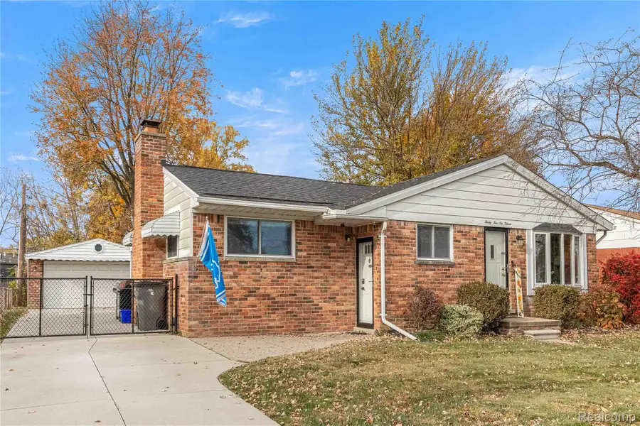 35615 Shook Lane, Clinton Township, MI 48035 - Image #2