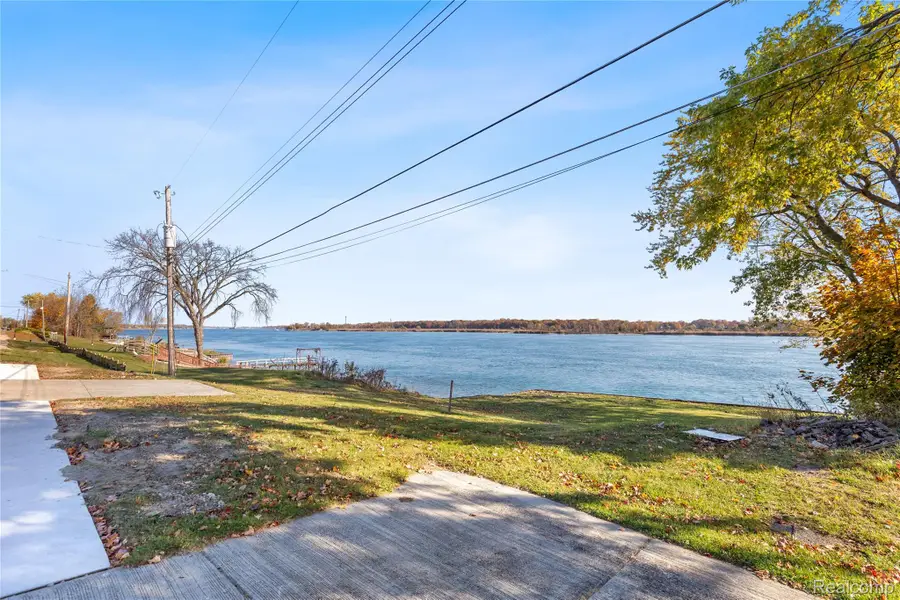 2798 River Road, Marysville, MI 48040 - Image #2