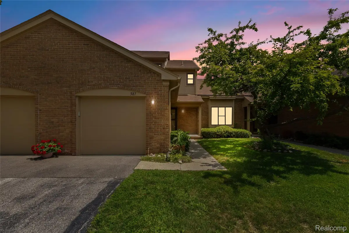 587 Tennyson, Rochester Hills, MI 48307 - Image #1