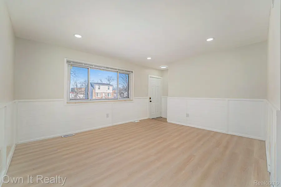 28457 Oakwood Street, Inkster, MI 48141 - Image #2