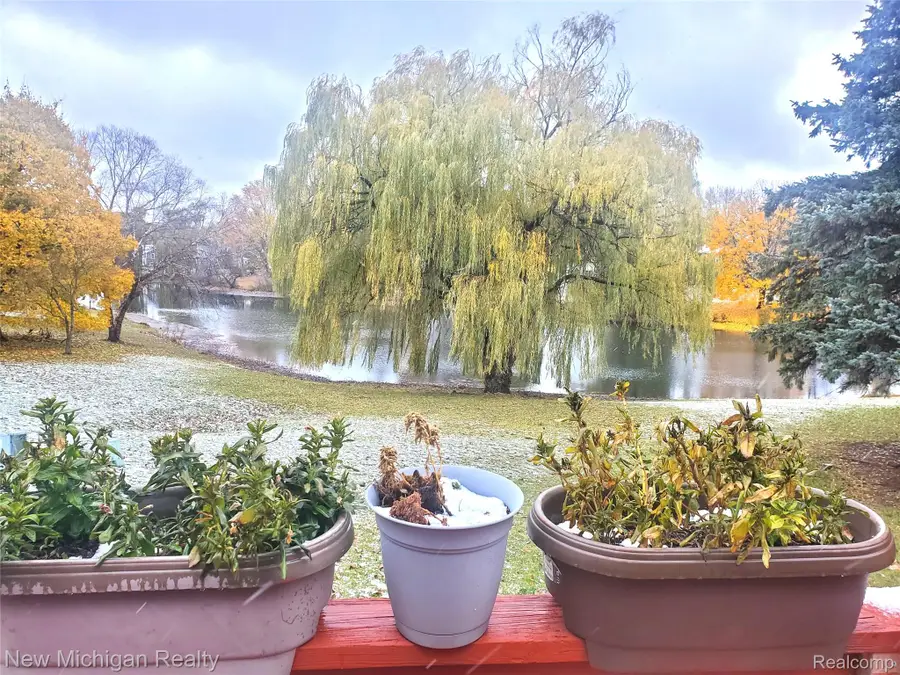 34730 Bunker Hill Drive, Farmington Hills, MI 48331 - Image #3