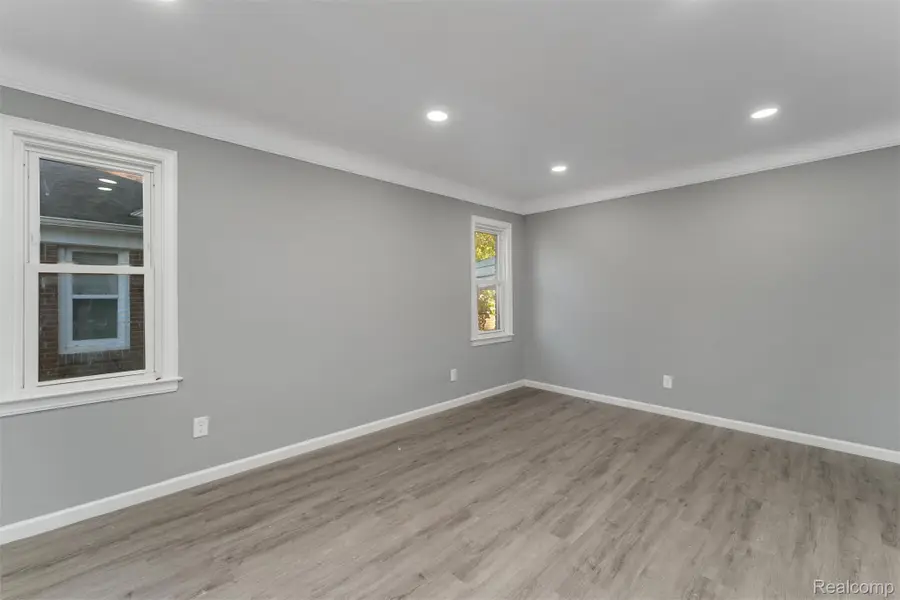 18246 Ashton Avenue, Detroit, MI 48219 - Image #2