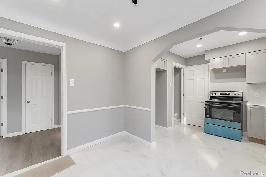 18246 Ashton Avenue, Detroit, MI 48219 - Image #3