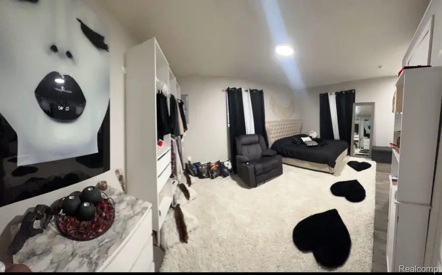 25926 Powers Avenue, Dearborn Heights, MI 48125 - Image #2